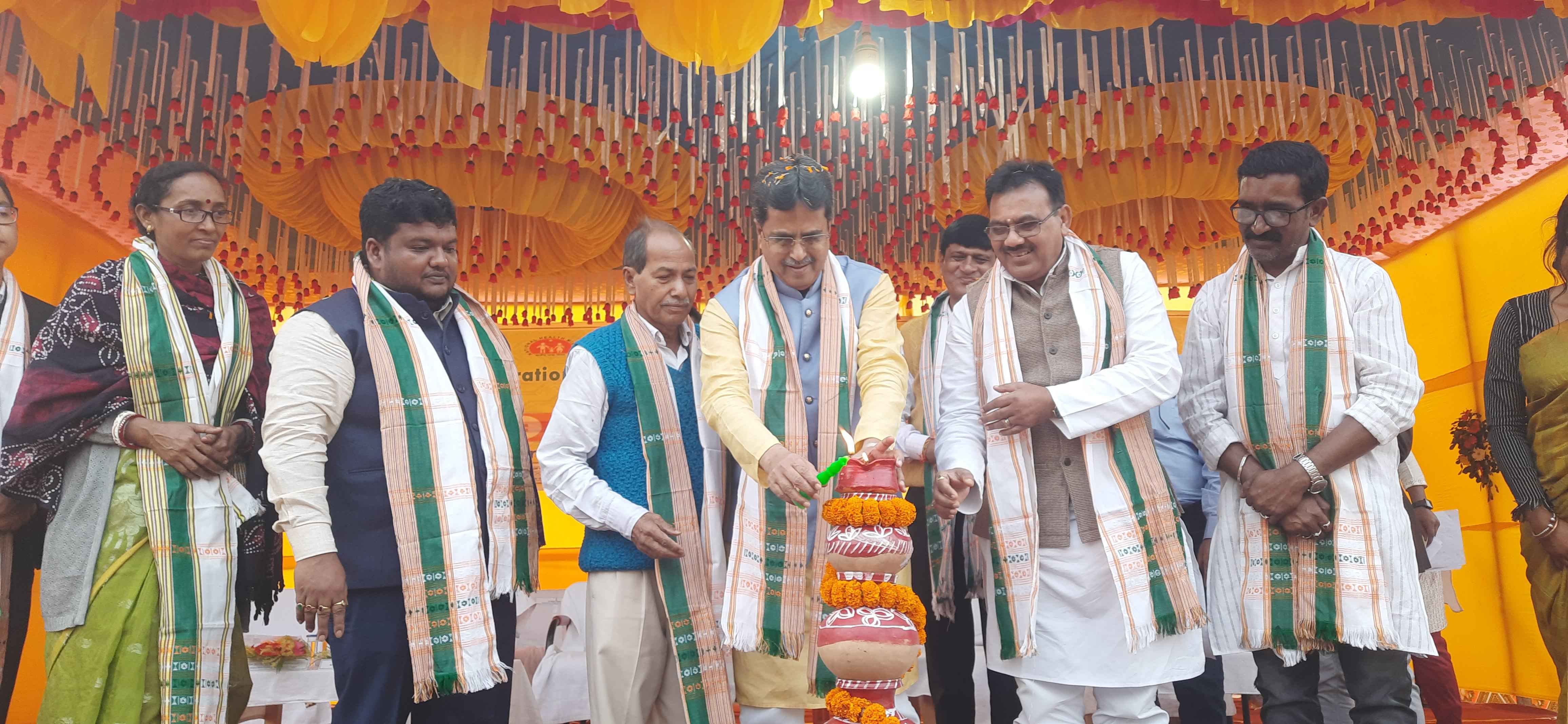 স্বাস্থ্যকেন্দ্রের আবাসিক কমপ্লেক্সের উদ্বোধন।